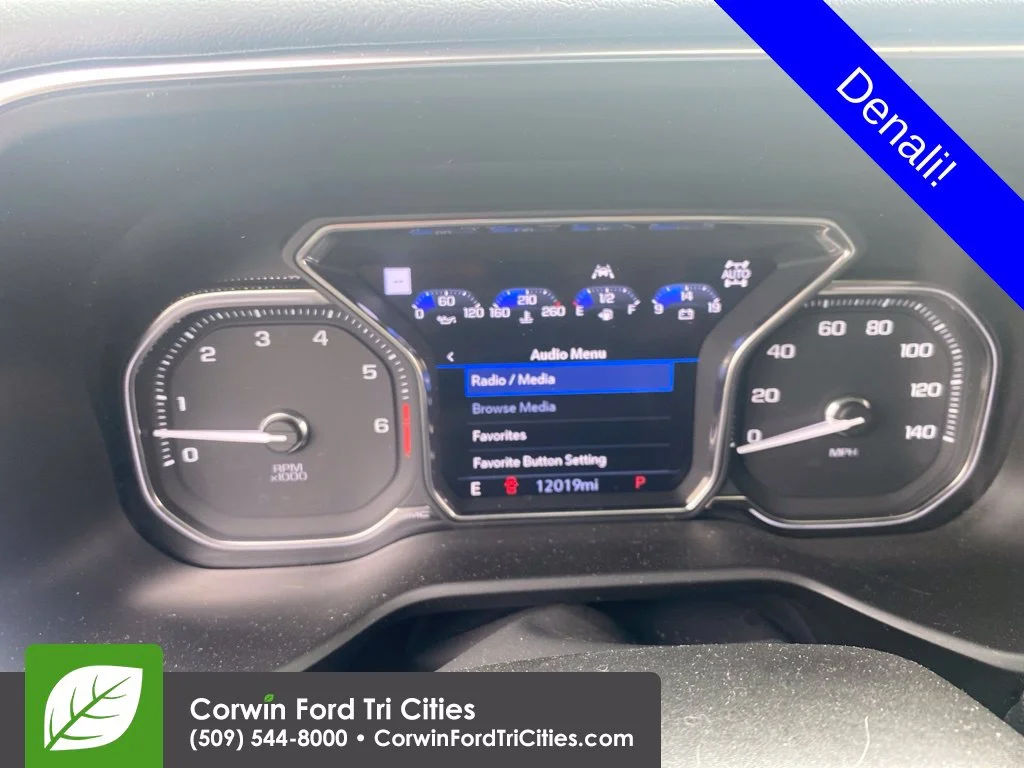 Used 2021 White Frost Tri-Coat GMC Denali image 13