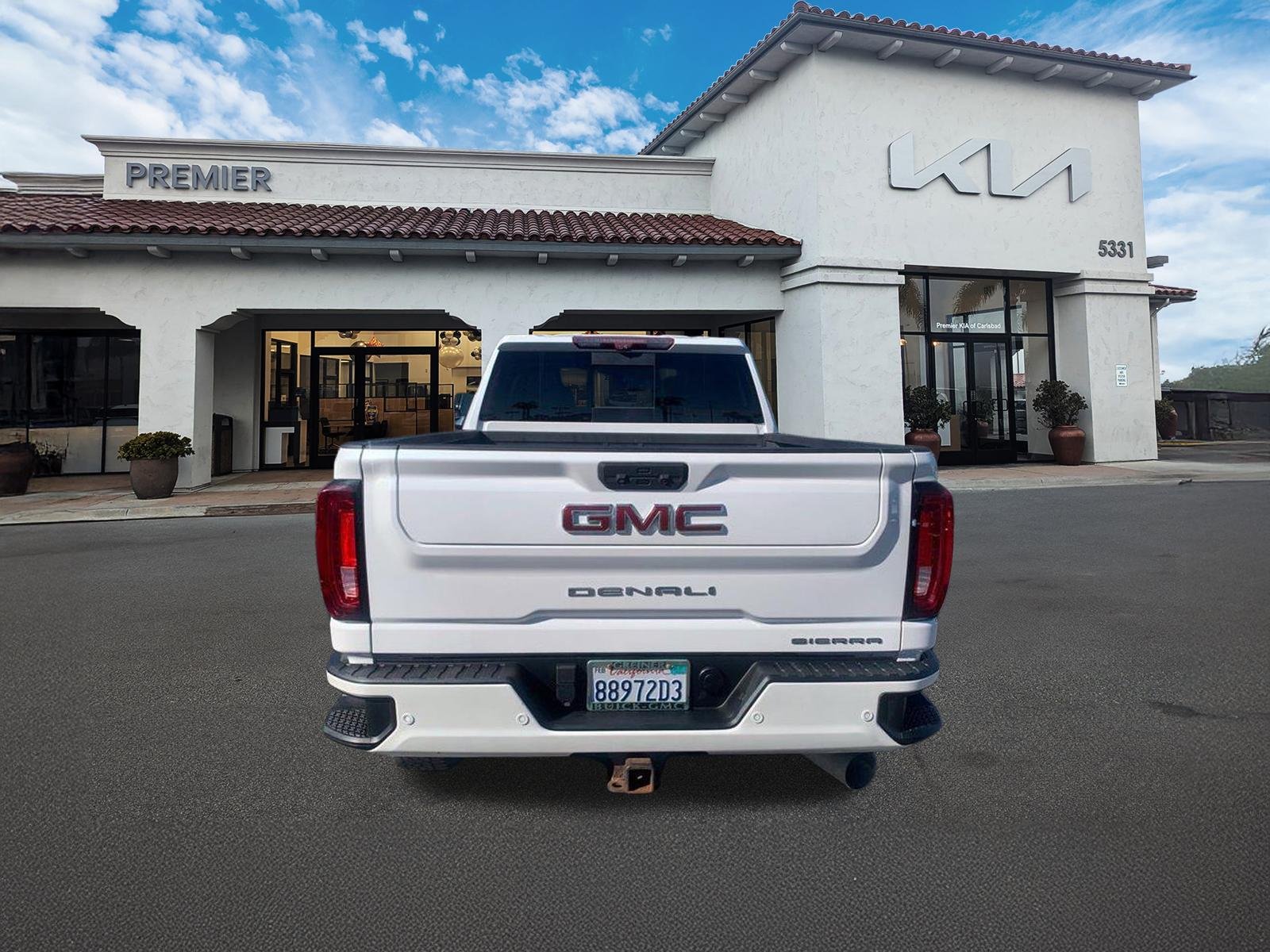 Used 2021 White GMC Denali image 9