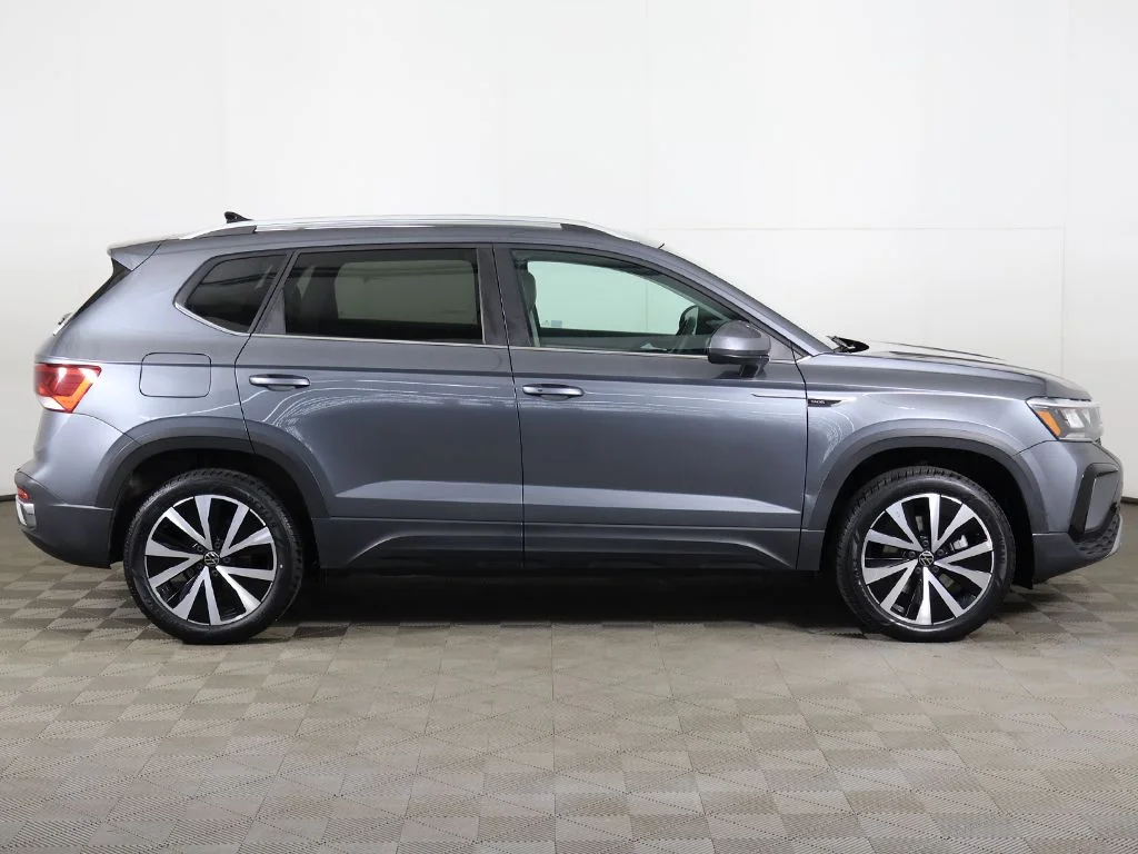 Certified Used 2023 Platinum Gray Metallic Volkswagen 1.5T SE image 17