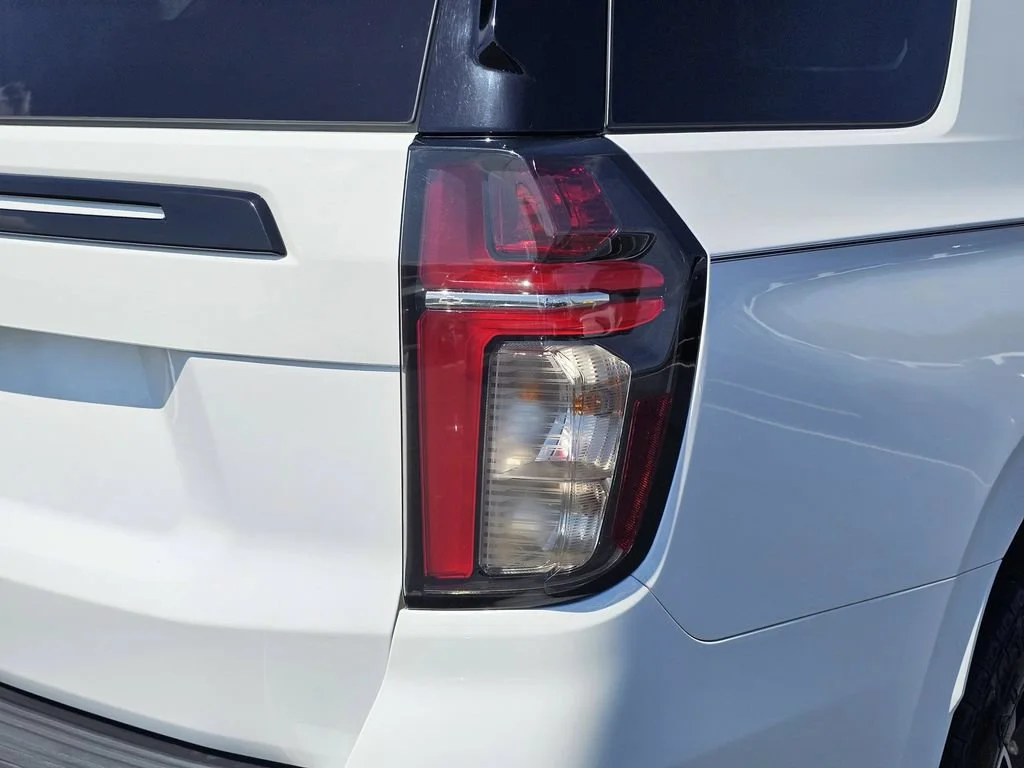 Used 2023 Summit White Chevrolet Z71 image 9