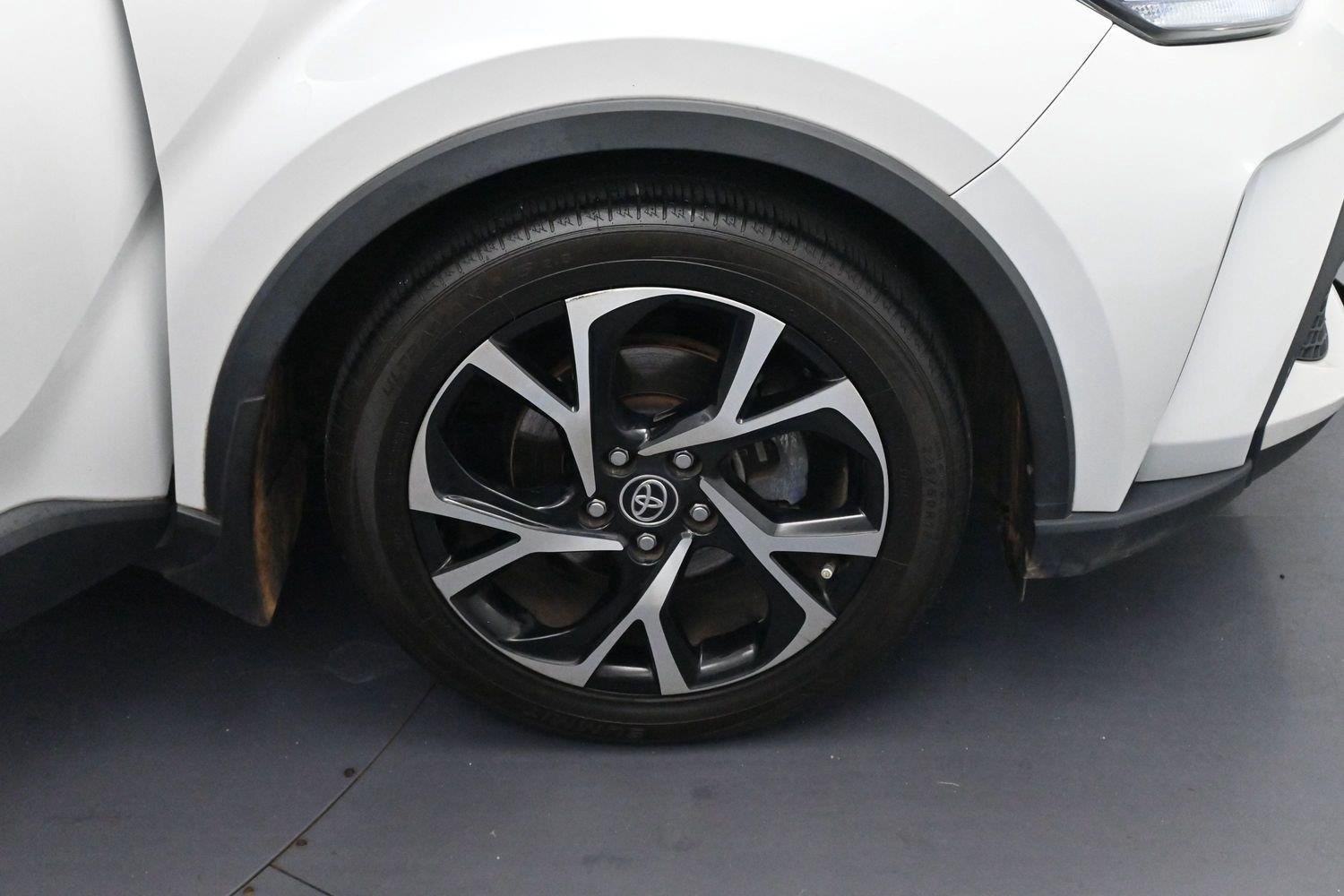 Used 2022 Wind Chill Pearl Toyota XLE image 28