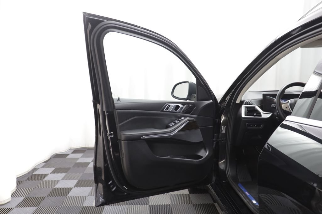 Certified Used 2024 Black Sapphire Metallic BMW xDrive40i image 4
