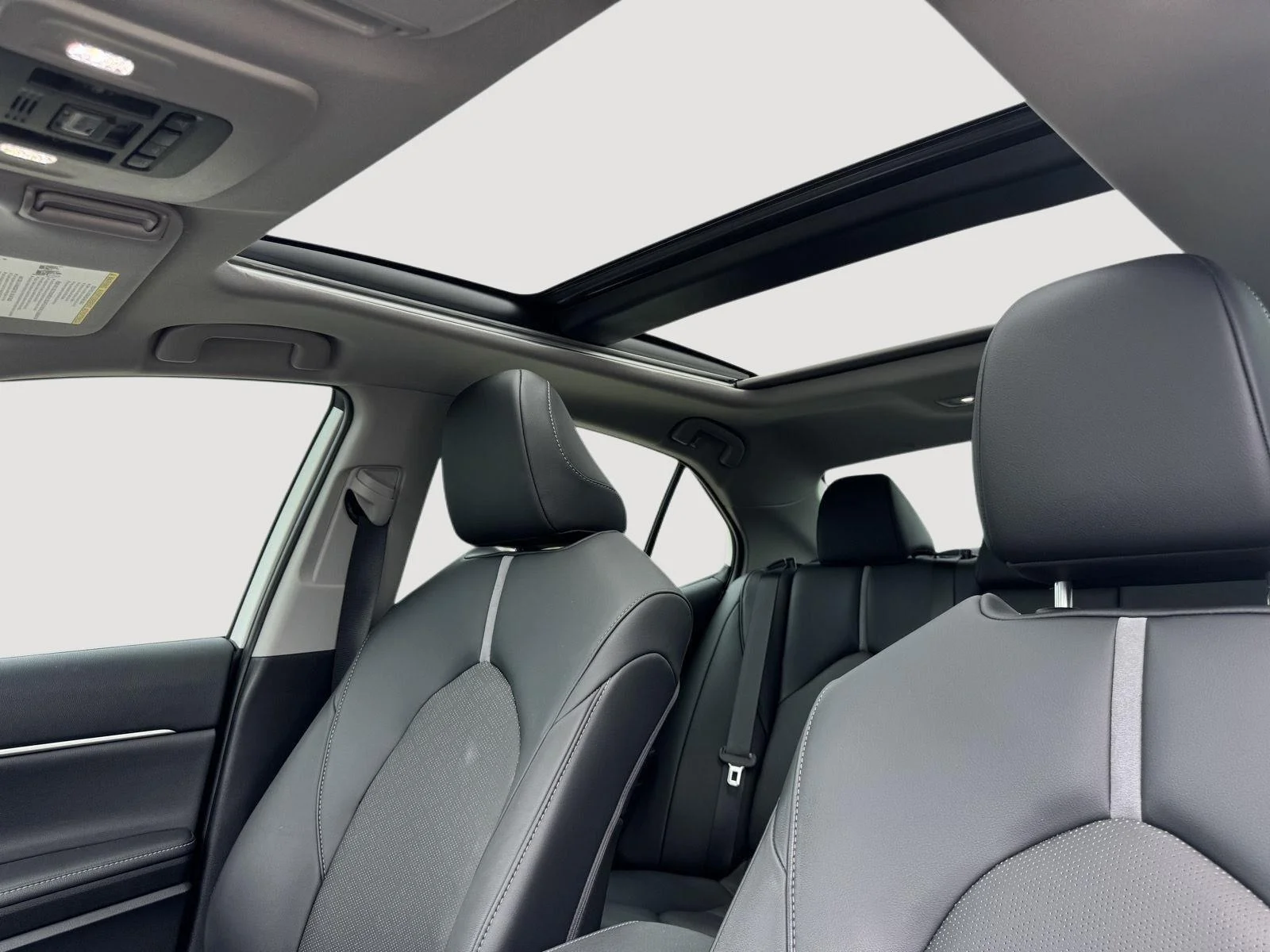 Used 2023 Wind Chill Pearl Toyota XSE image 3