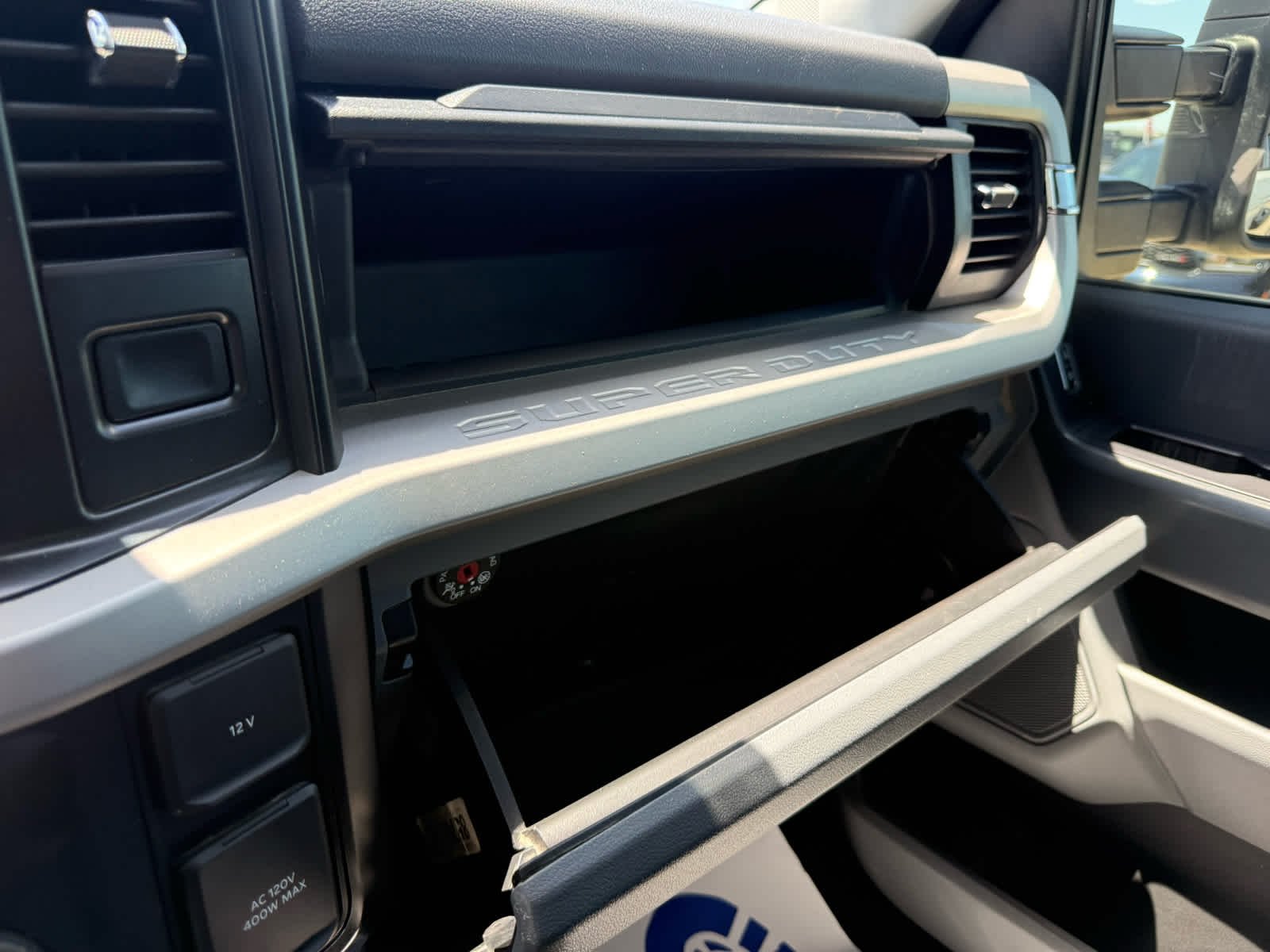 Used 2024 Oxford White Ford XLT image 23