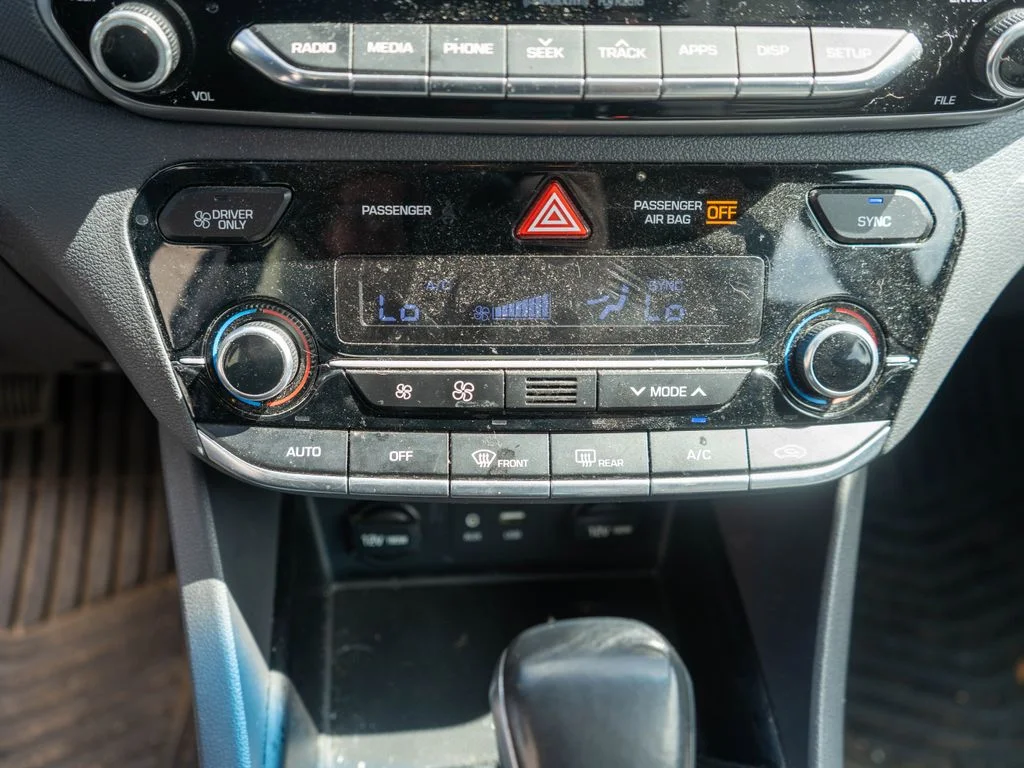 Used 2017 Black Hyundai SEL image 21