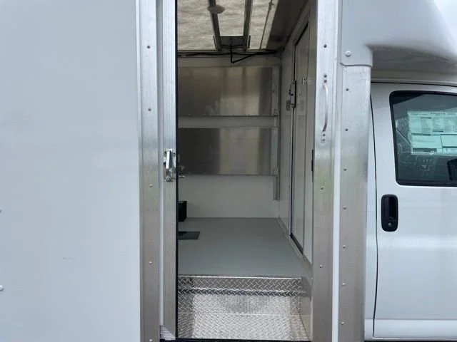New 2023 Summit White Chevrolet Work Van image 17