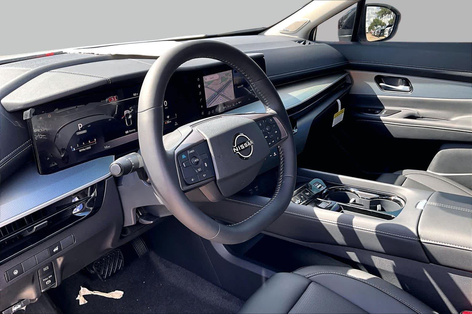 New 2027 Everest White Pearl TriCoat Nissan Dark Armor image 10