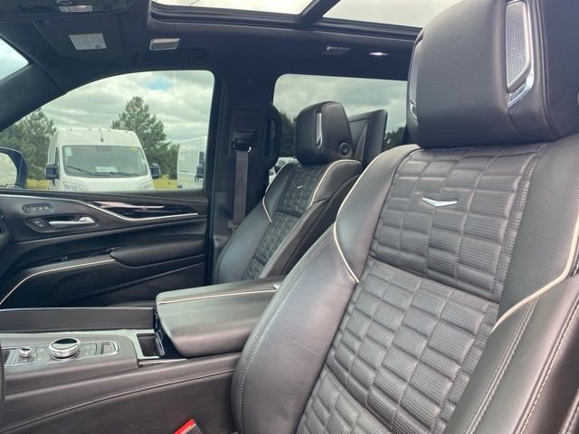 Used 2024 Black Diamond Tri-Coat Cadillac V-Series image 15