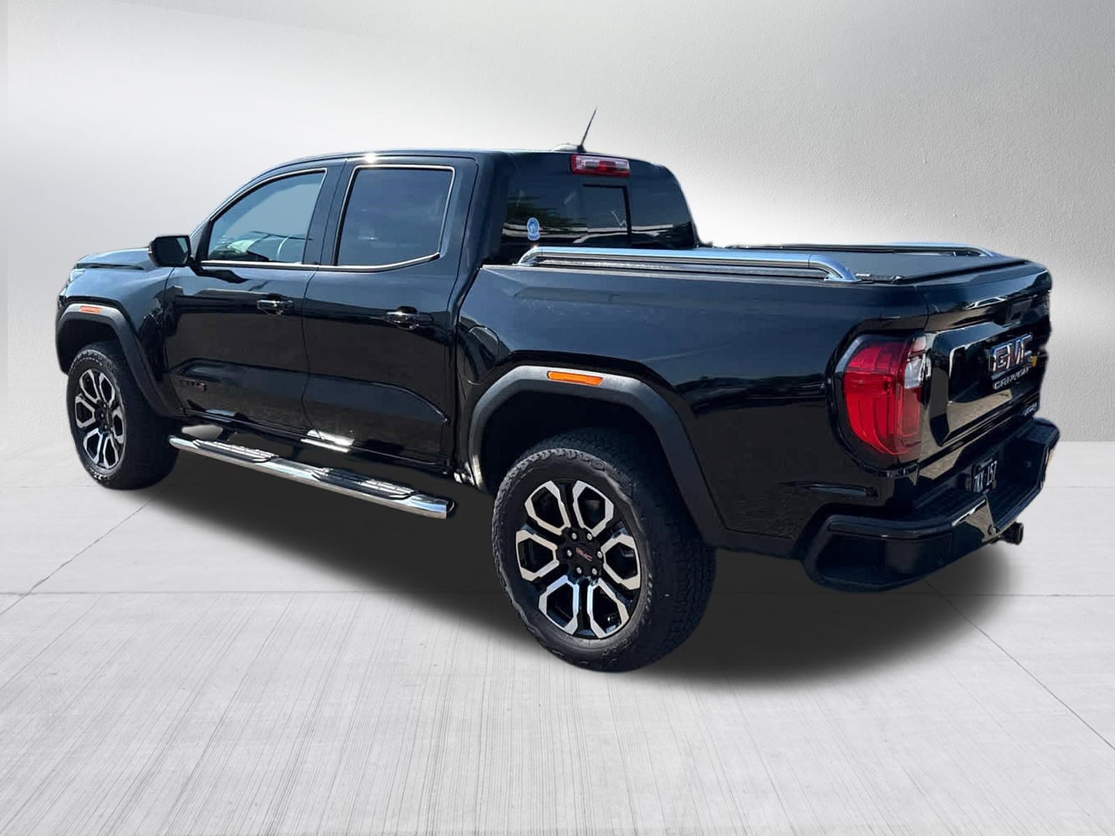 Used 2025 Onyx Black GMC AT4 image 4
