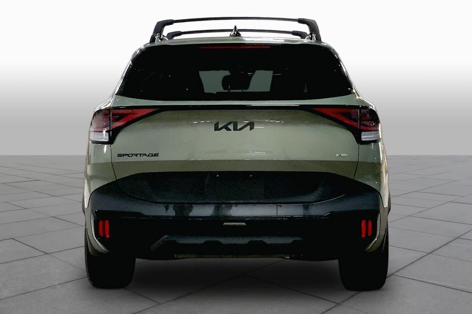 Used 2025 Jungle Green Kia X-Line Prestige image 5
