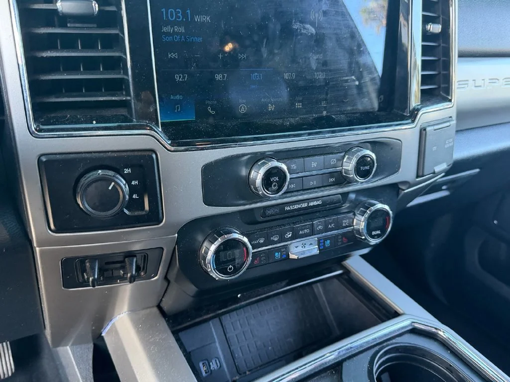Used 2022 White Ford Lariat image 13