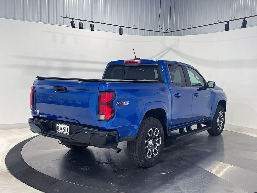 Used 2024 Blue Chevrolet Z71 image 11