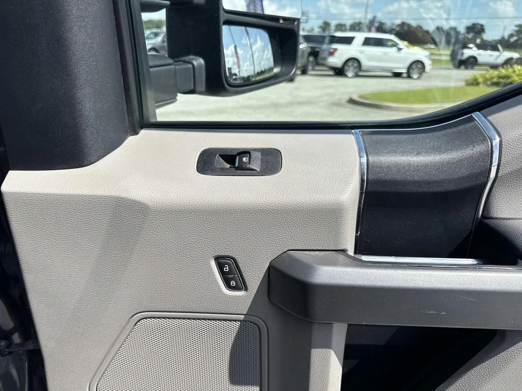 Certified Used 2020 Magnetic Metallic Ford XLT image 14