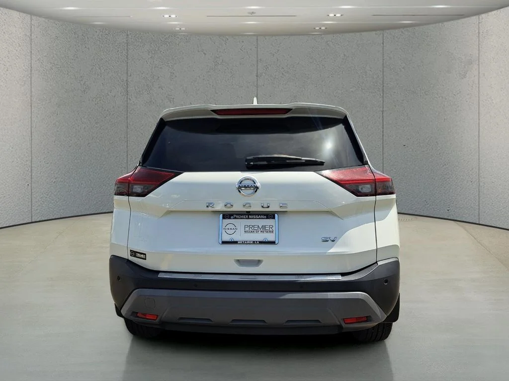 Used 2021 White Nissan SV image 6