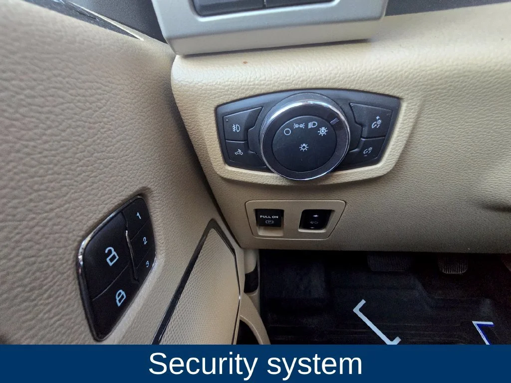 Used 2019 Red Ford LARIAT image 24