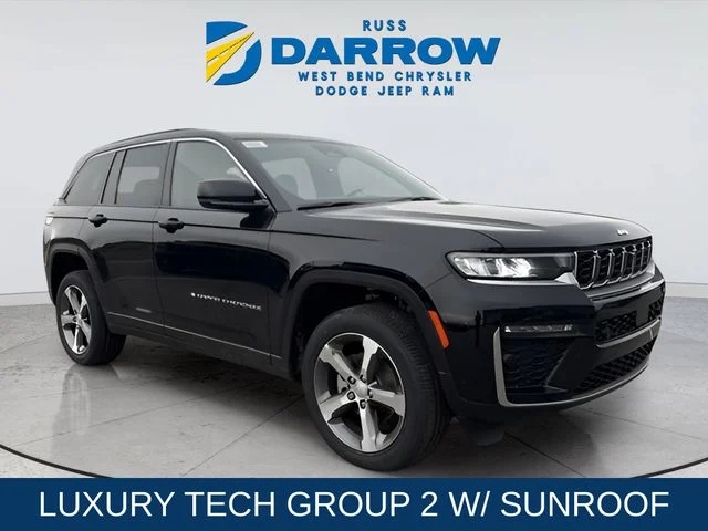 New 2026 Diamond Black Crystal Pearlcoat Jeep Limited image 7