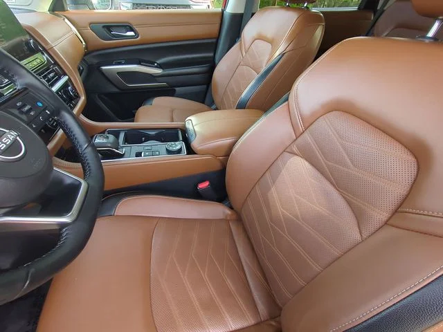 Used 2023 Red Nissan Platinum image 27