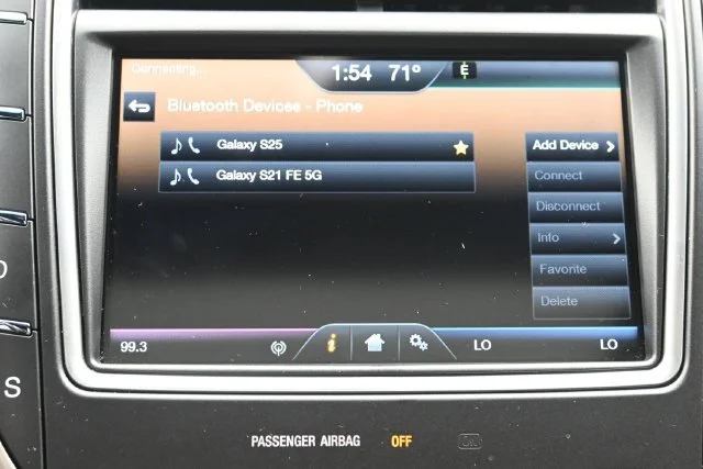 Used 2016 Luxe Metallic Lincoln Reserve image 16