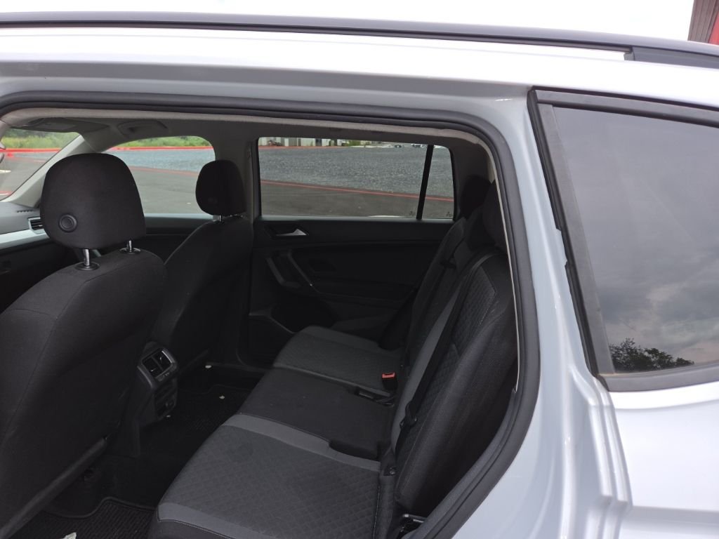 Used 2018  Volkswagen 2.0T S image 21