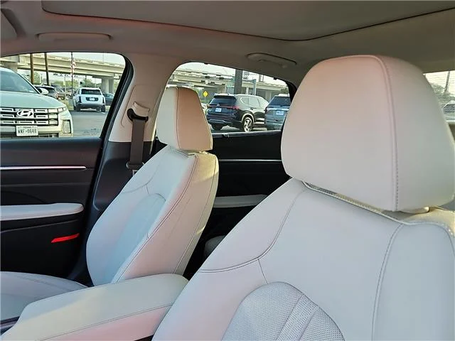 Used 2023 Black Hyundai Limited image 10