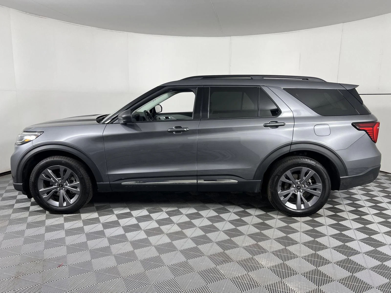 Used 2025 Carbonized Gray Ford Active image 7