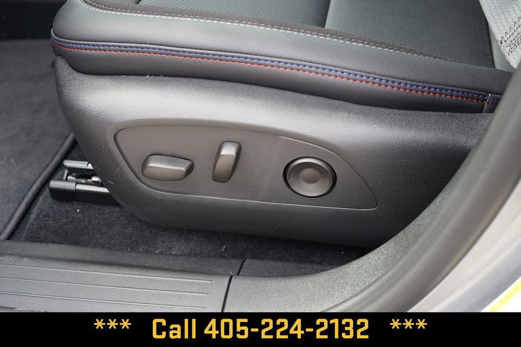 2025 Chevrolet Equinox EV RS - Photo 17