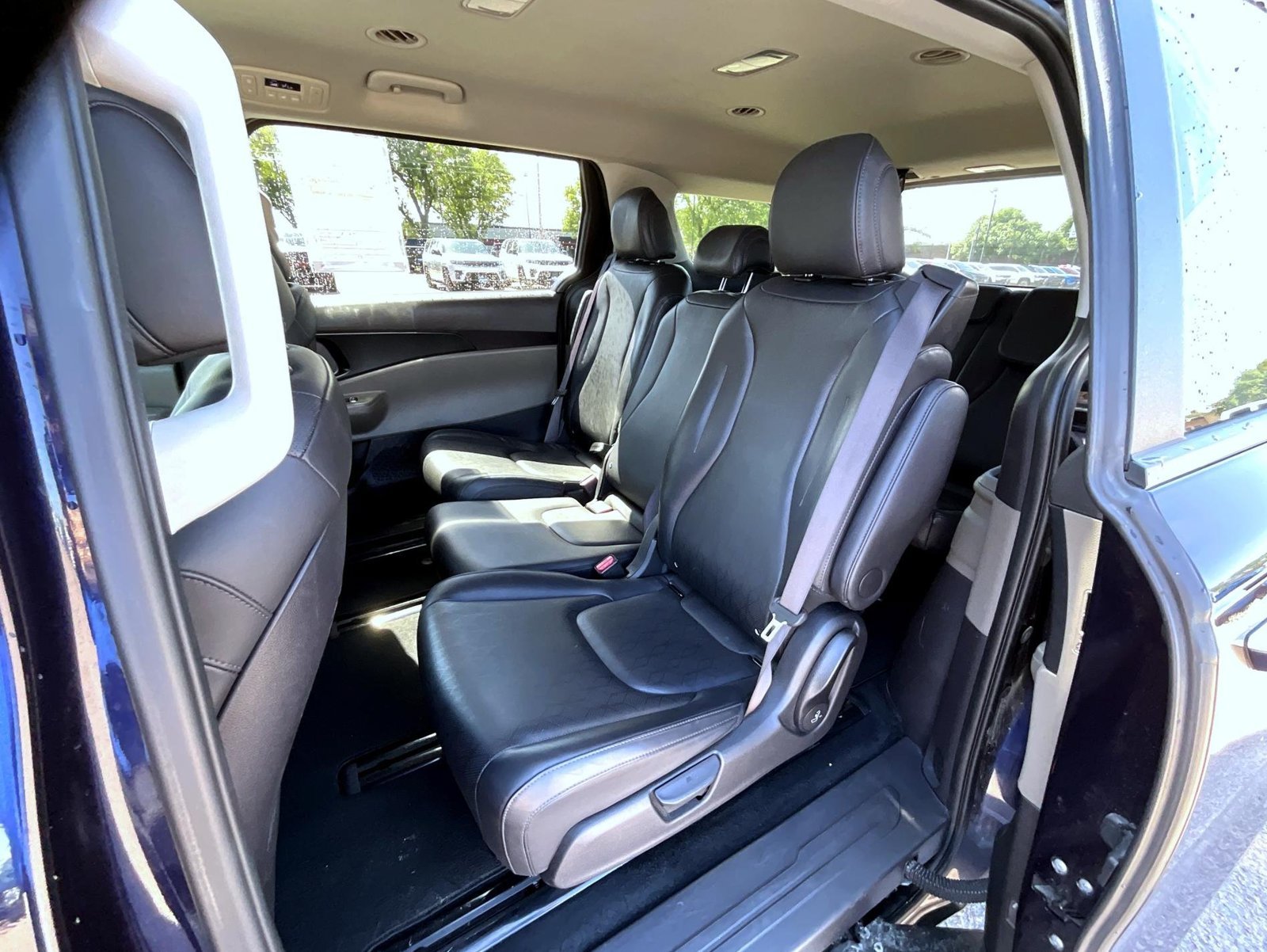 Used 2025 Blue Kia LXS image 20