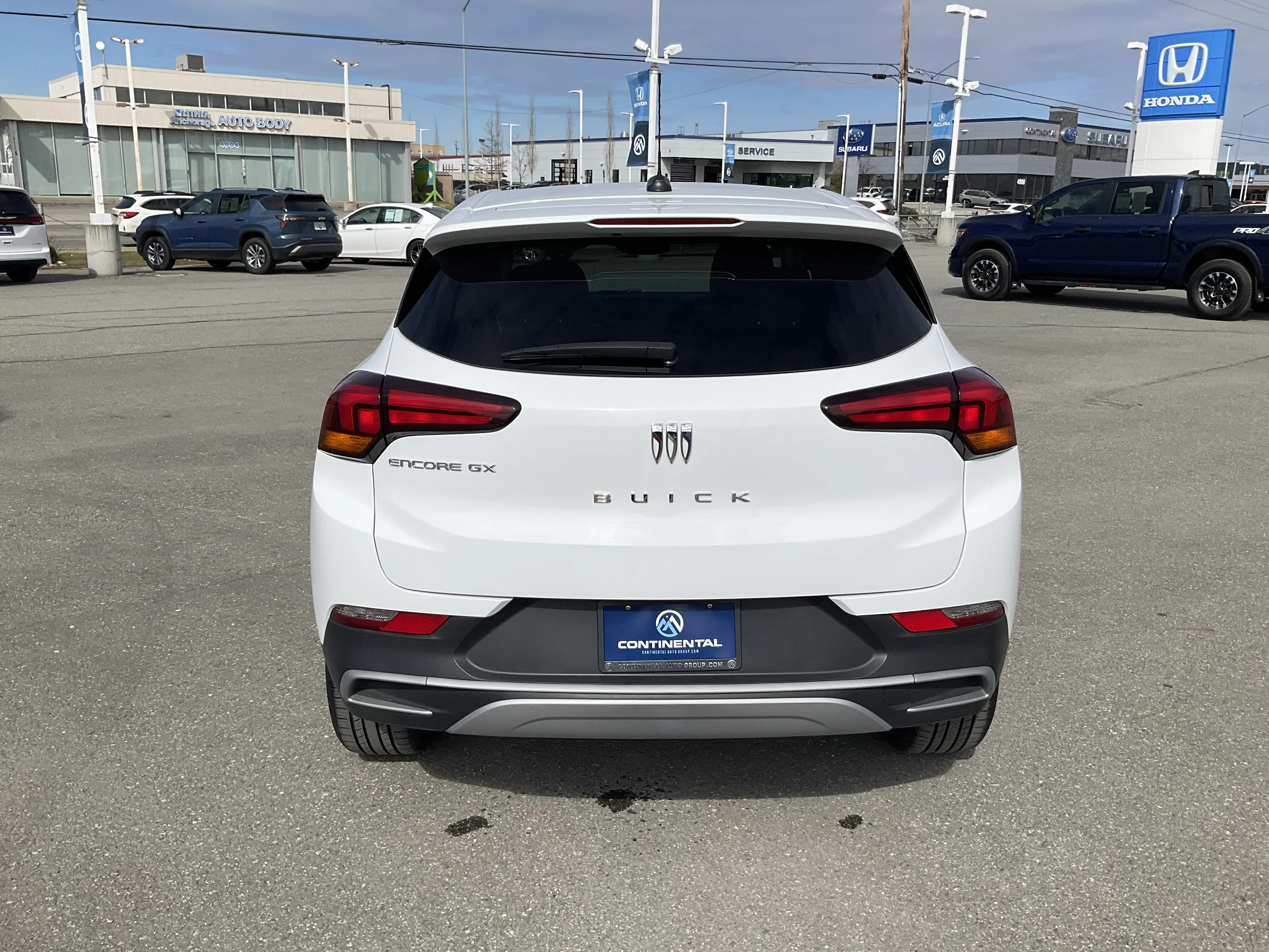 Used 2025 Summit White Buick Preferred image 4