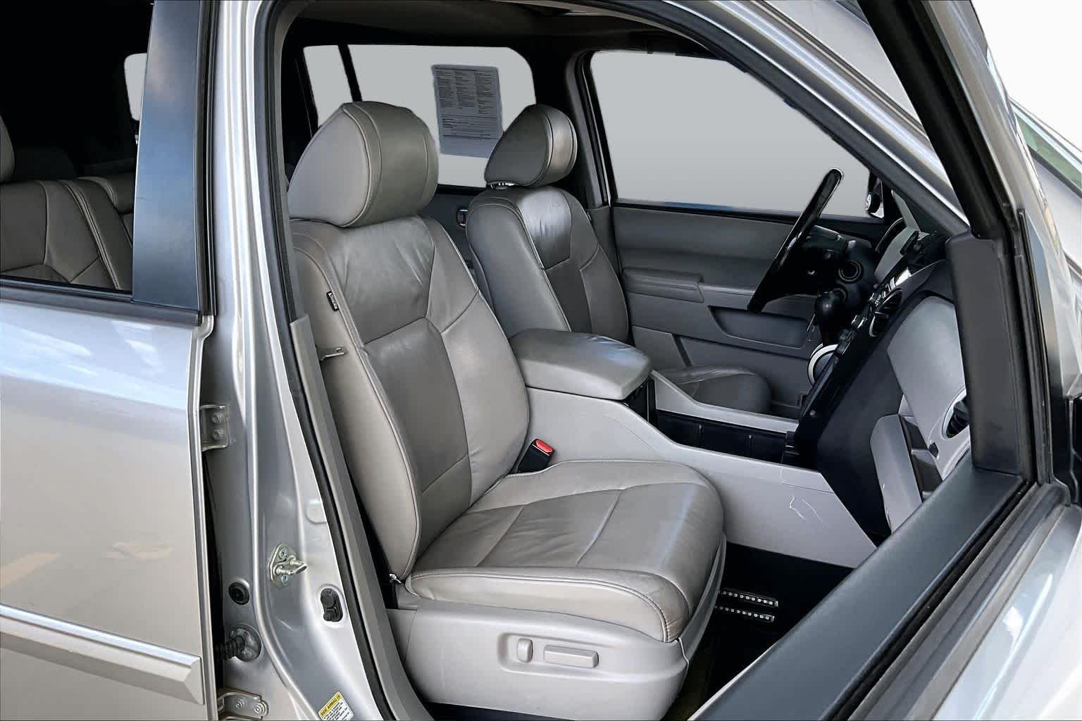 Used 2014 Alabaster Silver Metallic Honda EX-L image 9