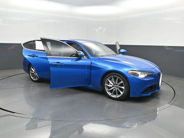 Used 2020 Blue Alfa Romeo Base image 37