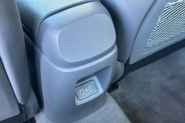 Used 2025 White Hyundai SEL Convenience image 15