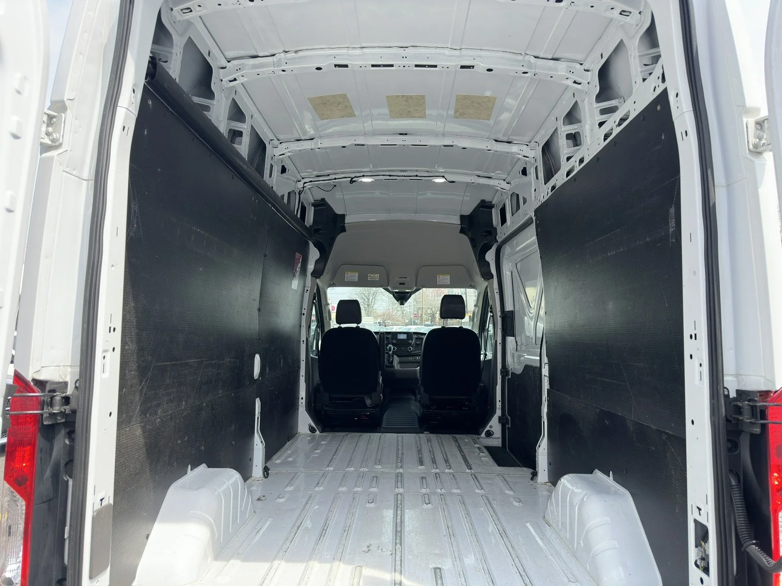 Used 2022 Oxford White Ford T-250 148