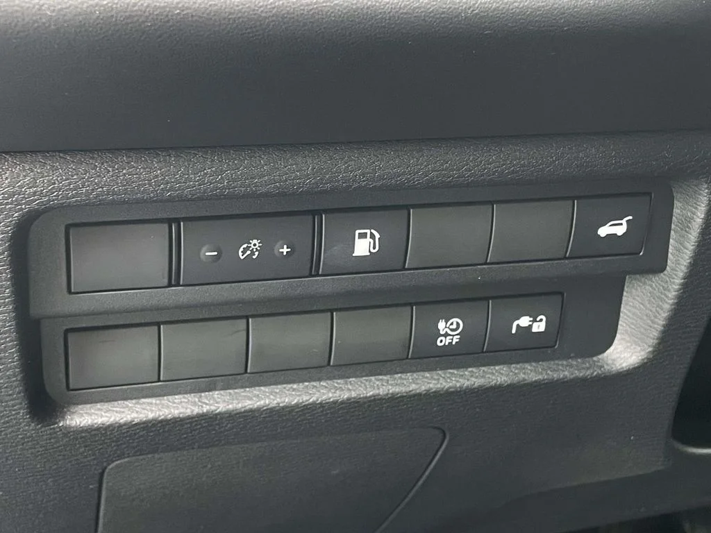 2025 Mitsubishi Outlander Plug-in Hybrid SE - Photo 9