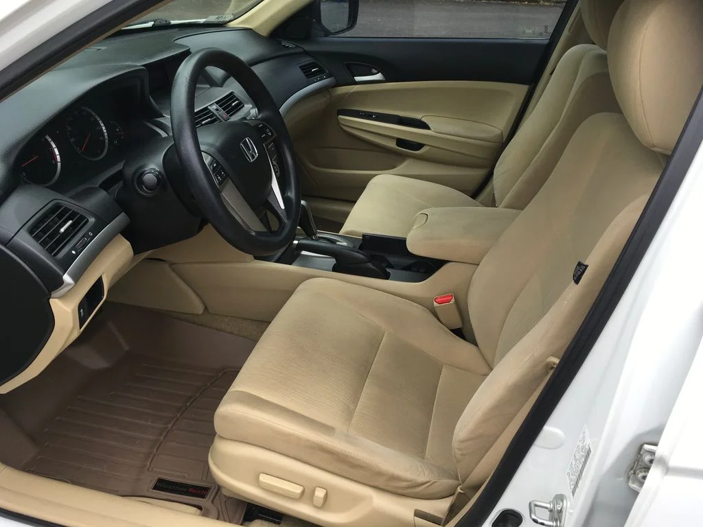 Used 2011 White Honda LX-P image 19