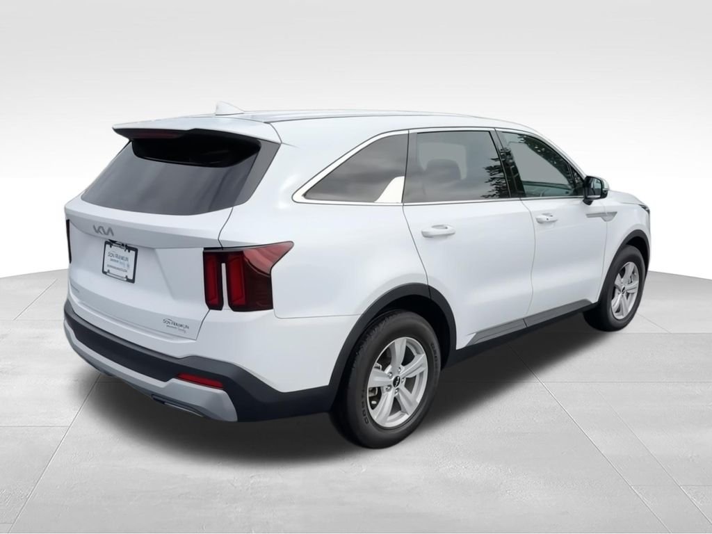 2024 Kia Sorento LX - Photo 9