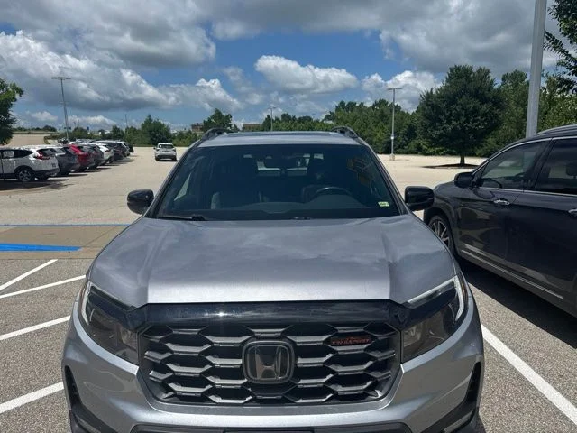 Used 2022 Gray Honda TrailSport image 2