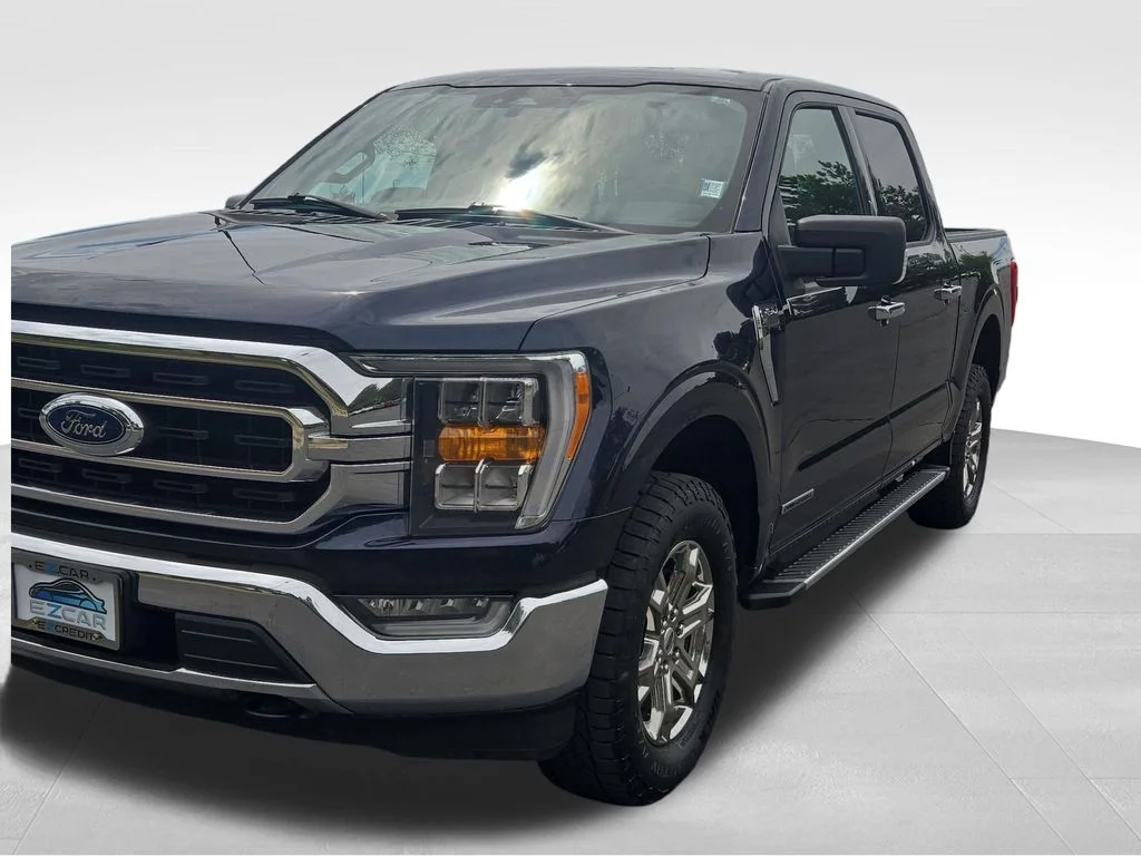 Used 2023 Blue Metallic Ford XLT image 15
