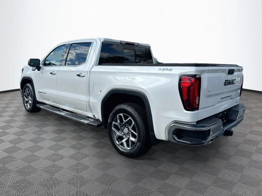 Used 2022 White GMC SLT image 8