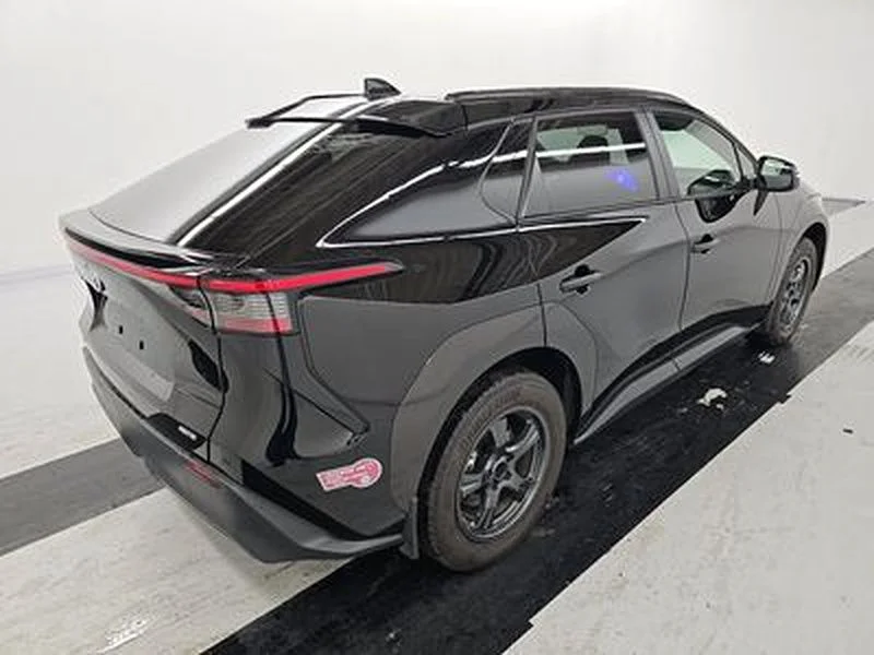 Used 2024 Black Toyota XLE image 4