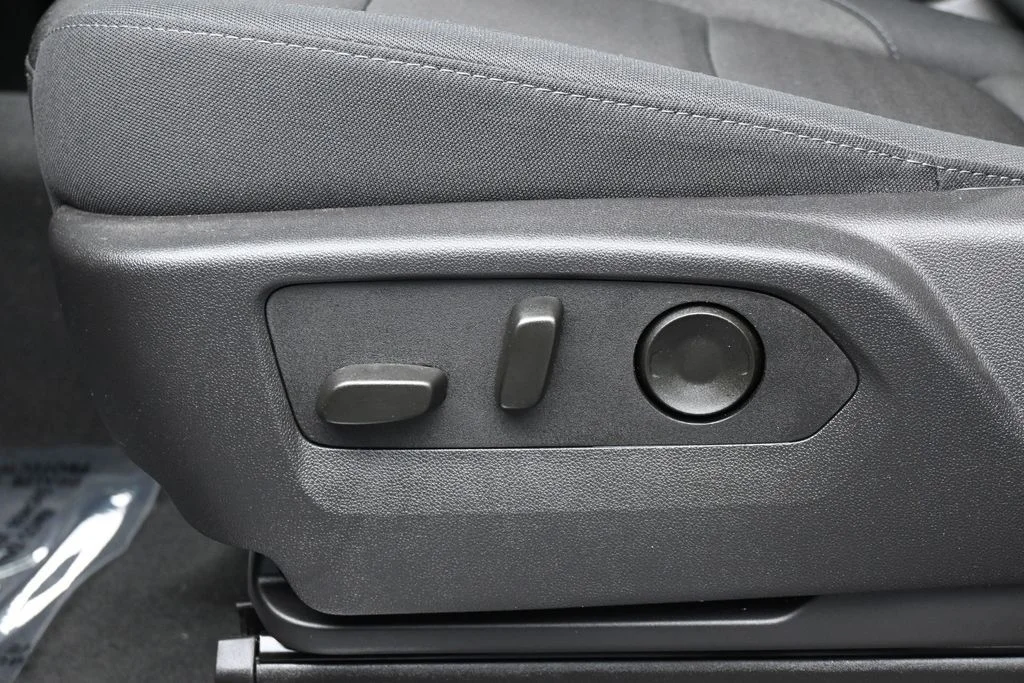 Used 2025 Sterling Metallic GMC Elevation image 12