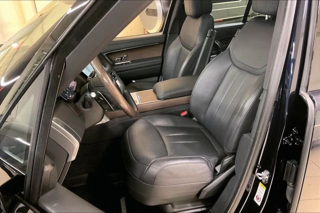Used 2024 Blue Land Rover SE image 13