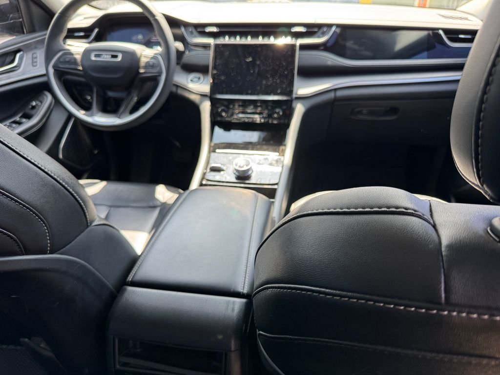 Used 2022 White Jeep 4xe image 6