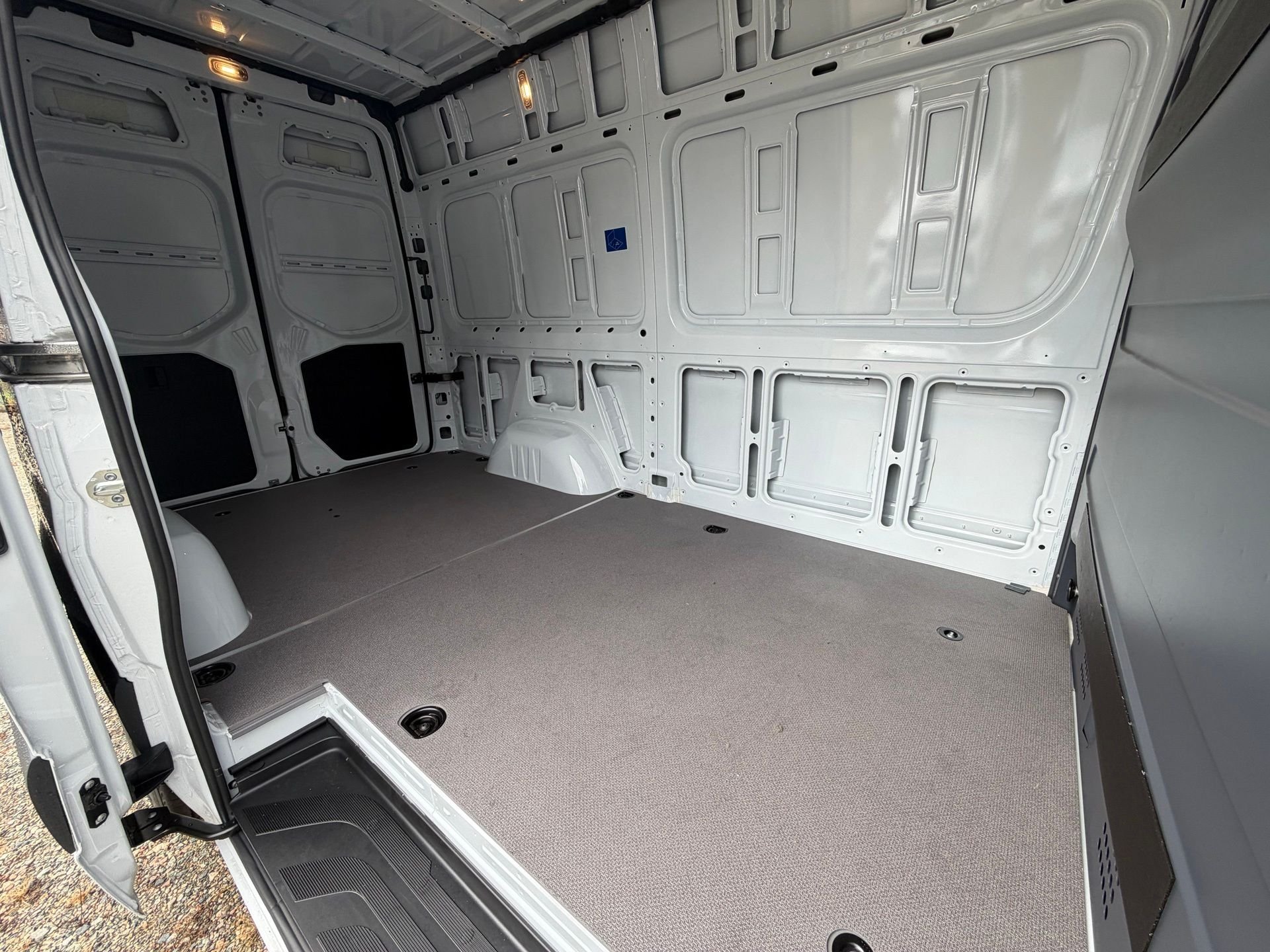 New 2026 Arctic White Mercedes-Benz Cargo 144 WB image 23