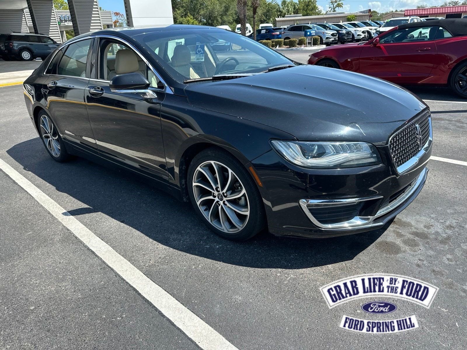 Used 2019 Black Metallic Lincoln Reserve image 1