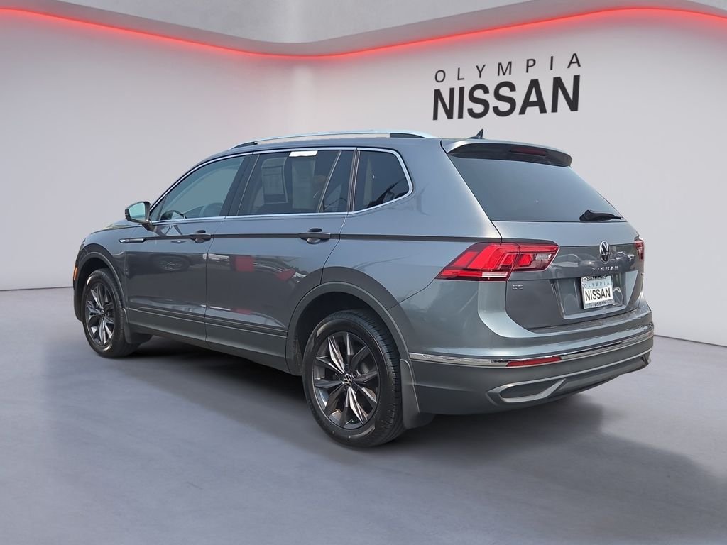 Used 2022 Gray Volkswagen 2.0T SE image 3