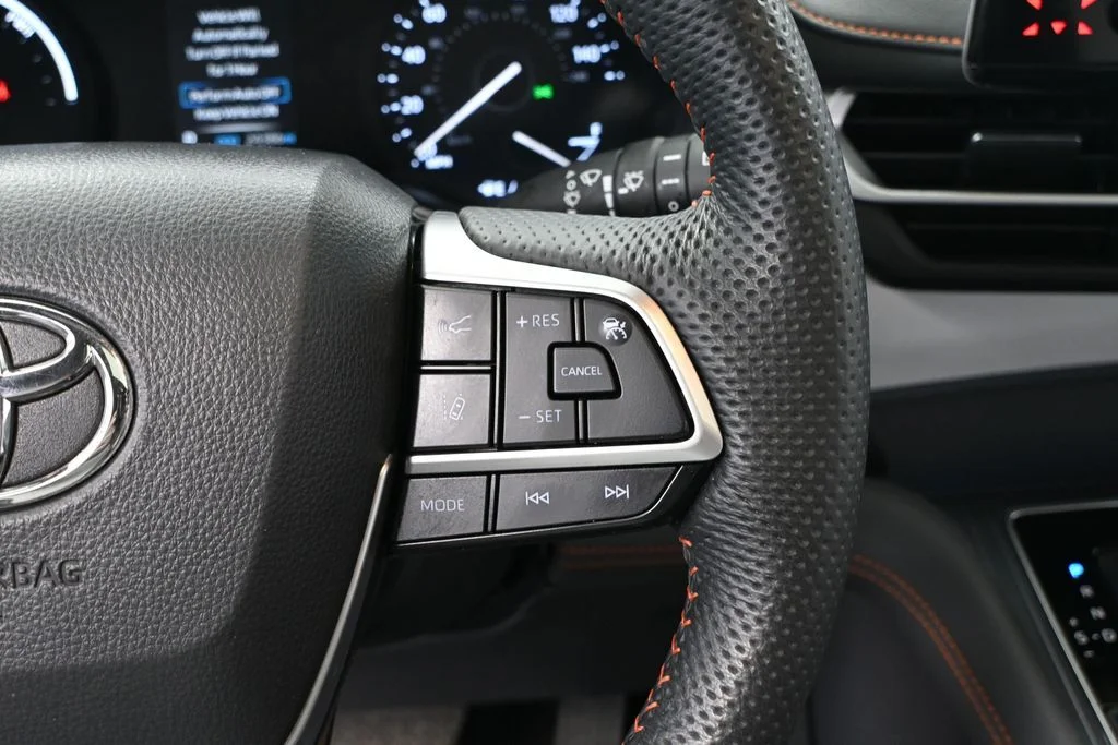 2024 Toyota Sienna XSE - Photo 28