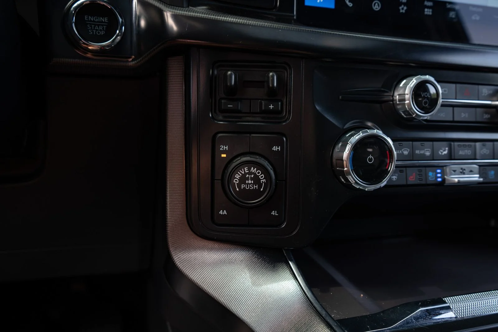 Used 2025 Black Ford Platinum image 53