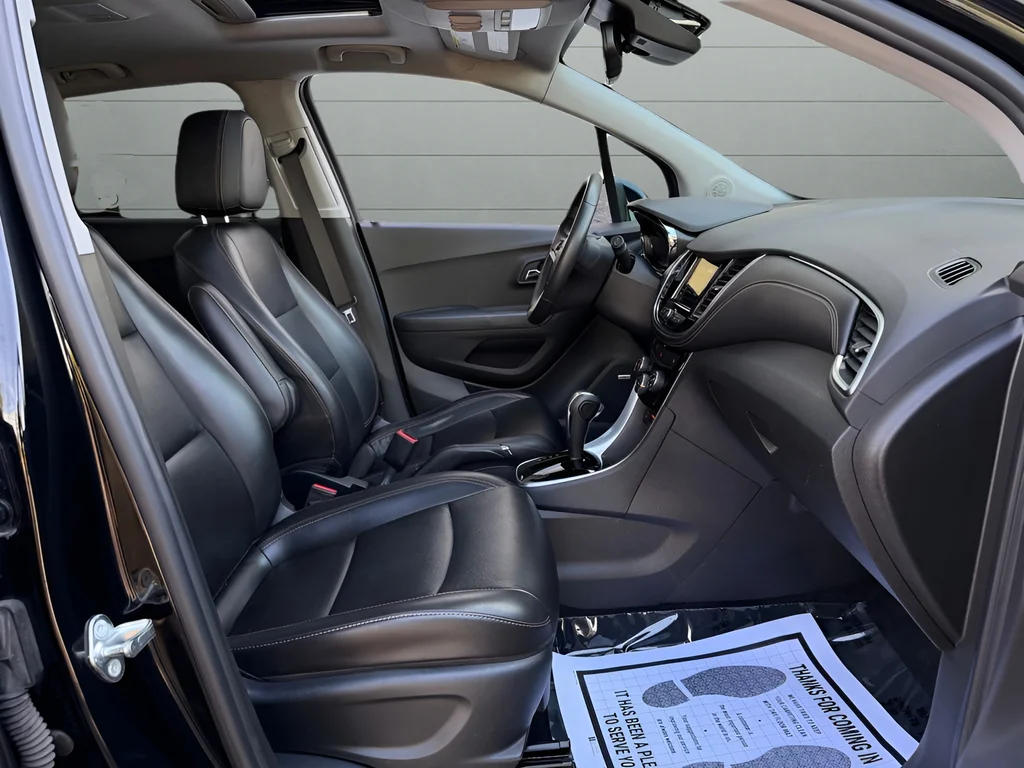 Used 2018 Black Chevrolet Premier image 30