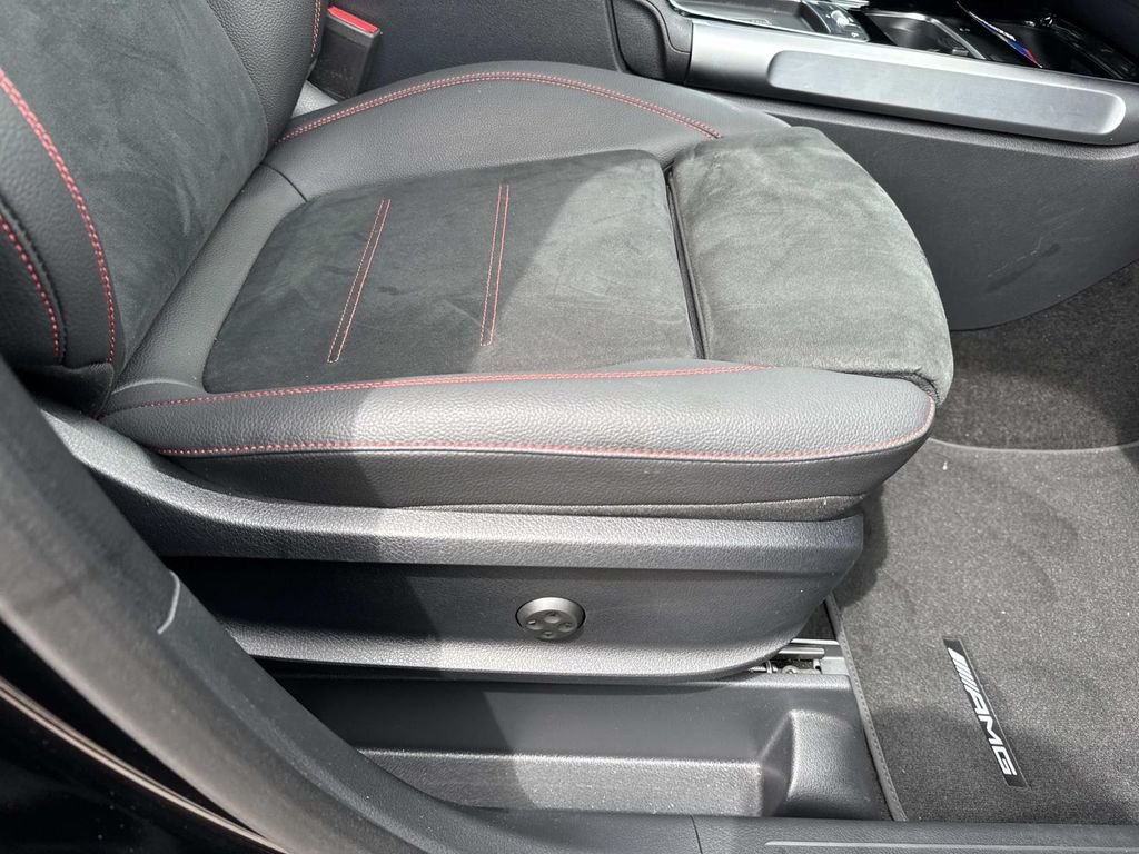 Certified Used 2025 Black Mercedes-Benz GLB 250 image 12