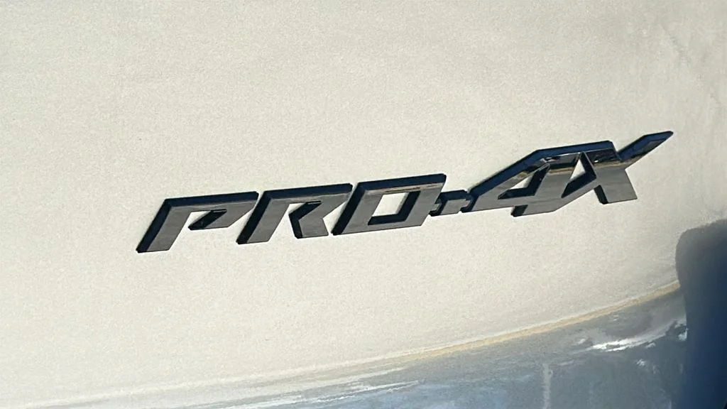 2026 Nissan Armada PRO-4X - Photo 9